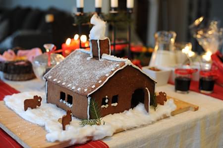 Dekorerat pepparkakshus