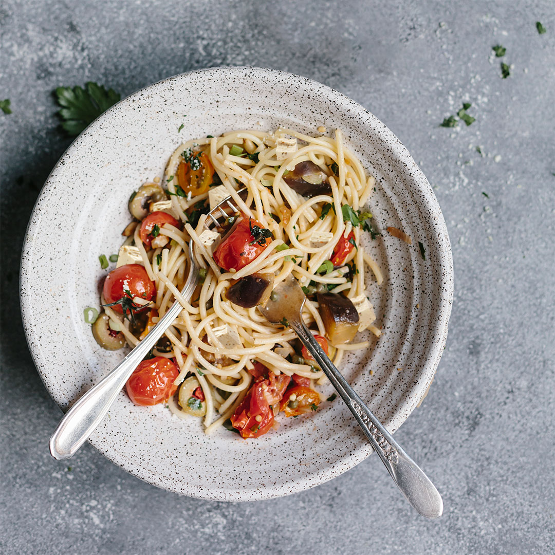 Pasta med Aubergine och tomat