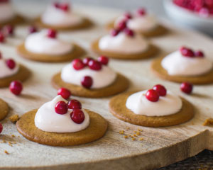 Pepparkakor med lingongrädde