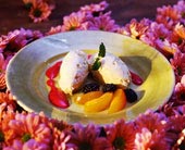 Sommardessert med crème fraiche-glass