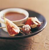 Chokladfondue med fruktspett