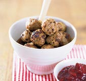 Ansjovisfyllda Köttbullar med lingonchutney