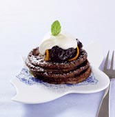 Chokladplättar med apelsinkokta katrinplommon